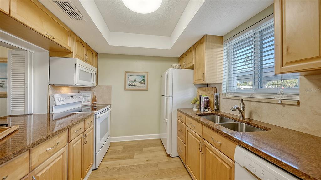 777 Beach Road, Unit 1B Sarasota, FL 34242 - Photo 15 of 74