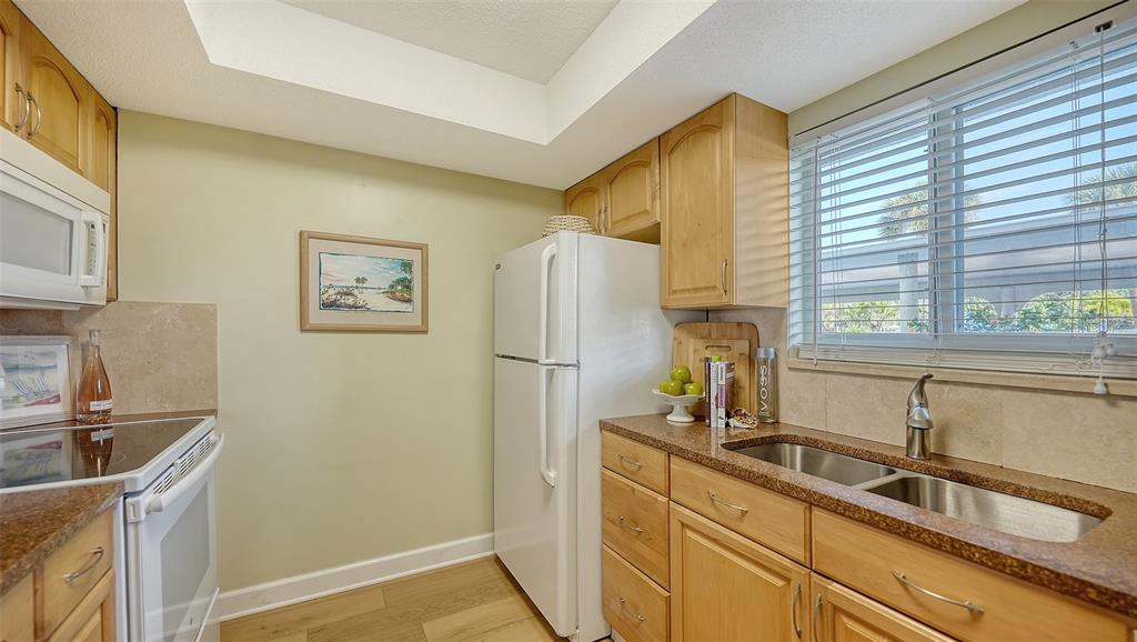 777 Beach Road, Unit 1B Sarasota, FL 34242 - Photo 16 of 74