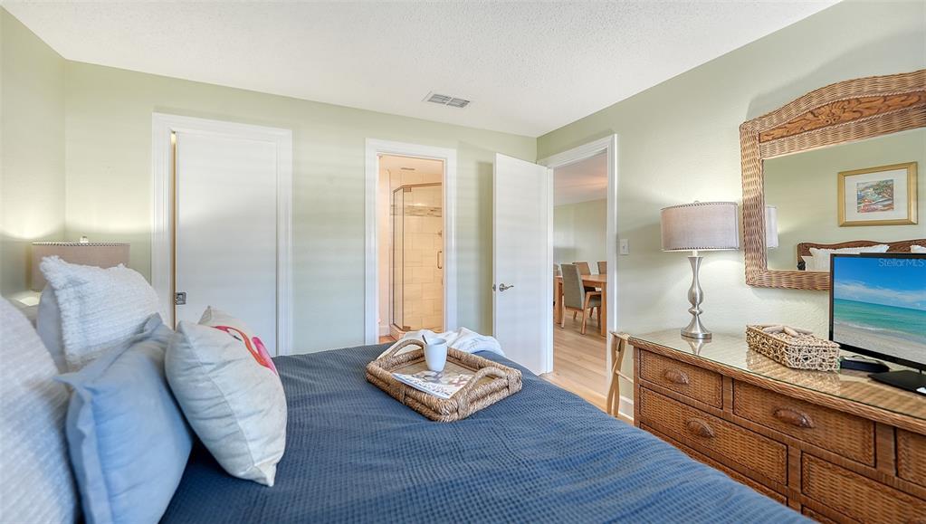 777 Beach Road, Unit 1B Sarasota, FL 34242 - Photo 27 of 74