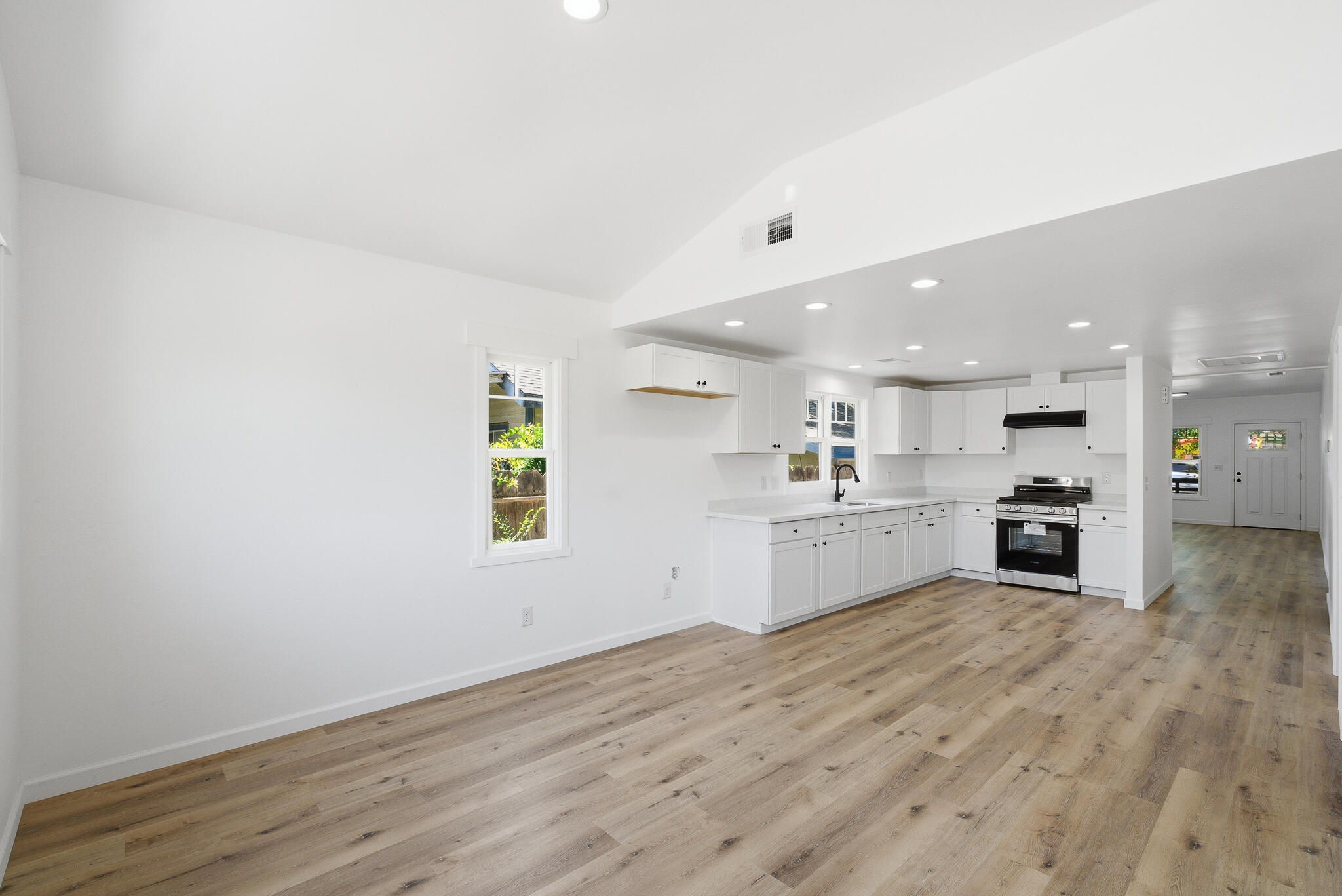313 C Street Exeter, CA 93221 - Photo 16 of 28