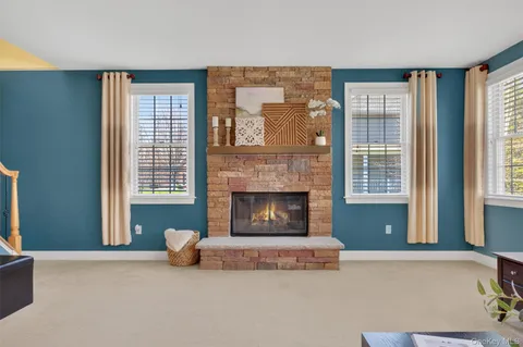 $949,900 | 2 Holly Crescent, Hopewell Junction, NY 12533