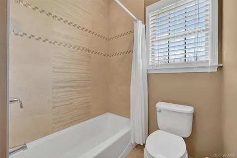 $939,900 | 2 Holly Crescent, Hopewell Junction, NY 12533