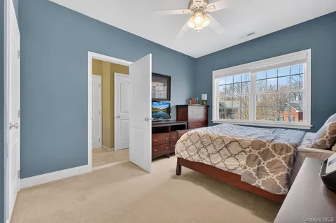 $939,900 | 2 Holly Crescent, Hopewell Junction, NY 12533