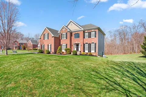 $949,900 | 2 Holly Crescent, Hopewell Junction, NY 12533
