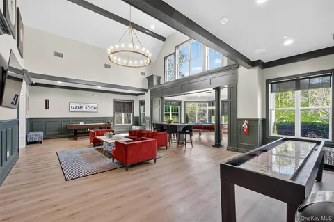 $949,900 | 2 Holly Crescent, Hopewell Junction, NY 12533