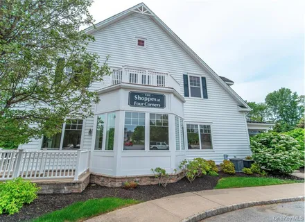 $949,900 | 2 Holly Crescent, Hopewell Junction, NY 12533