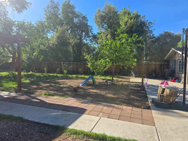 $650,000 | 135 4th Street, Woodland, CA 95695