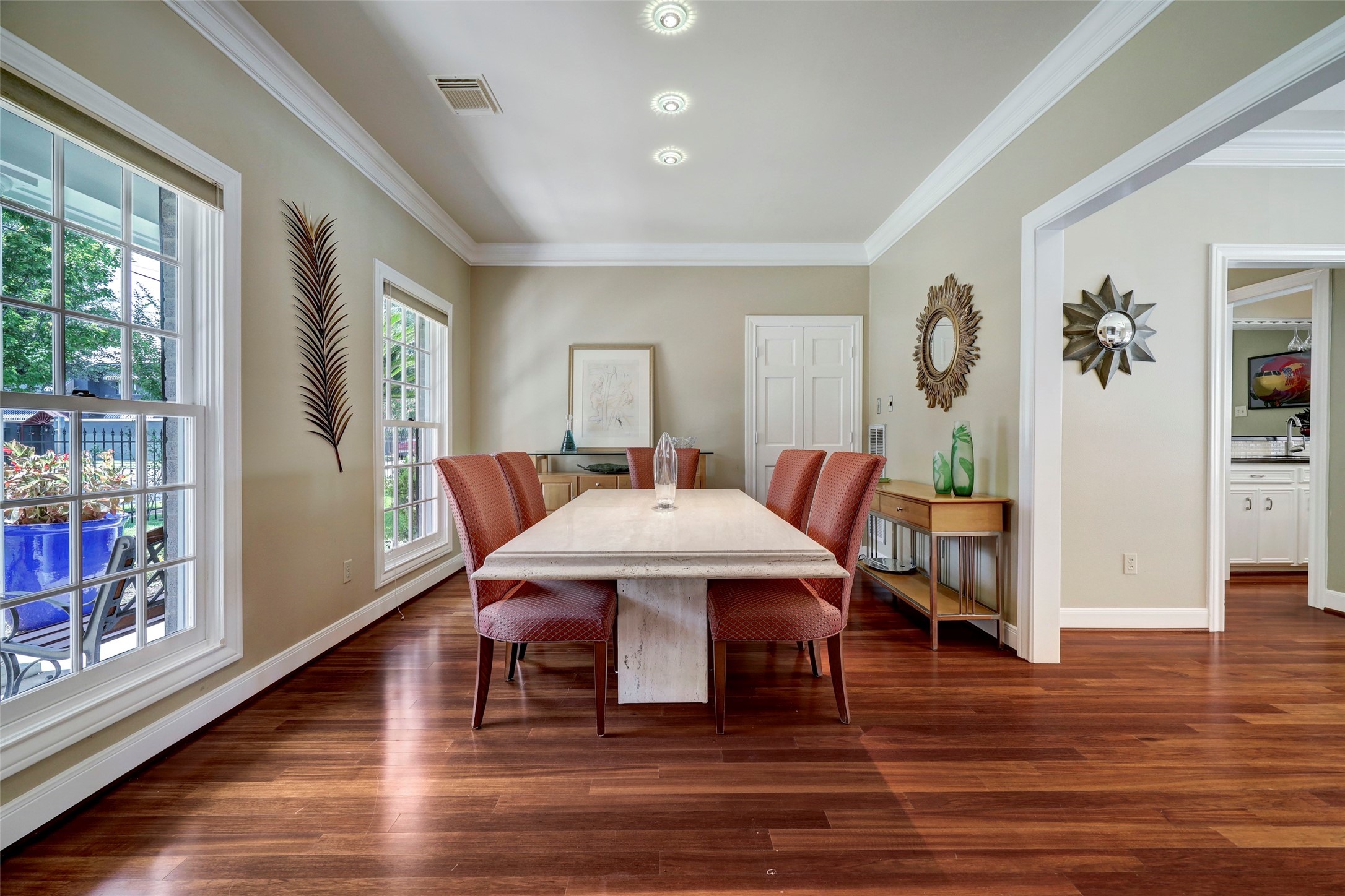 4401 Roseland Street Houston, TX 77006 - Photo 15 of 46 a living room with furniture and wooden floor