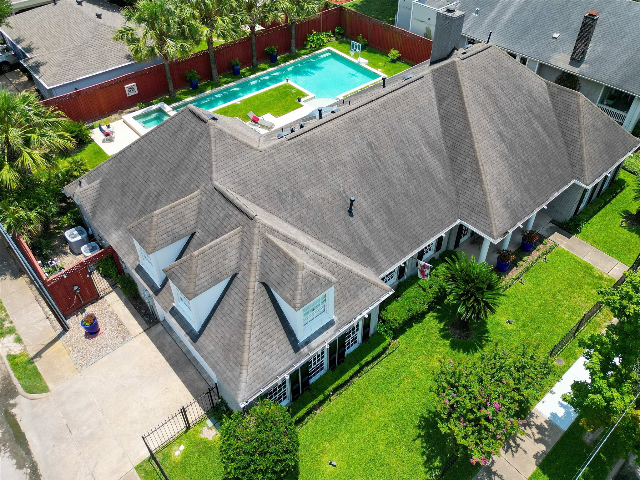 4401 Roseland Street Houston, TX 77006 - Photo 45 of 46 an aerial view of a house