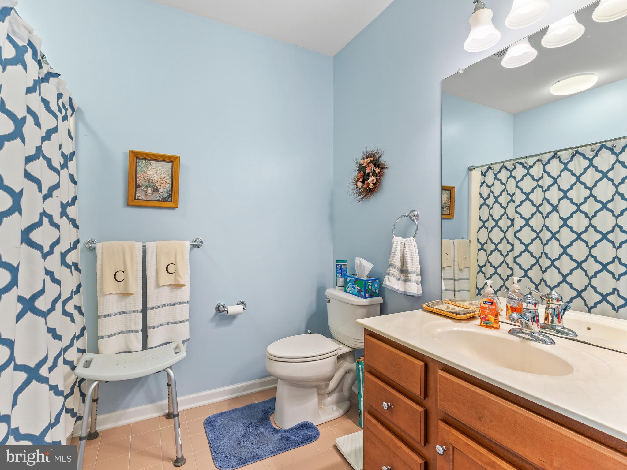 522 Creekside Drive Brookhaven, PA 19015 - Photo 11 of 28 a bathroom with a sink toilet and shower