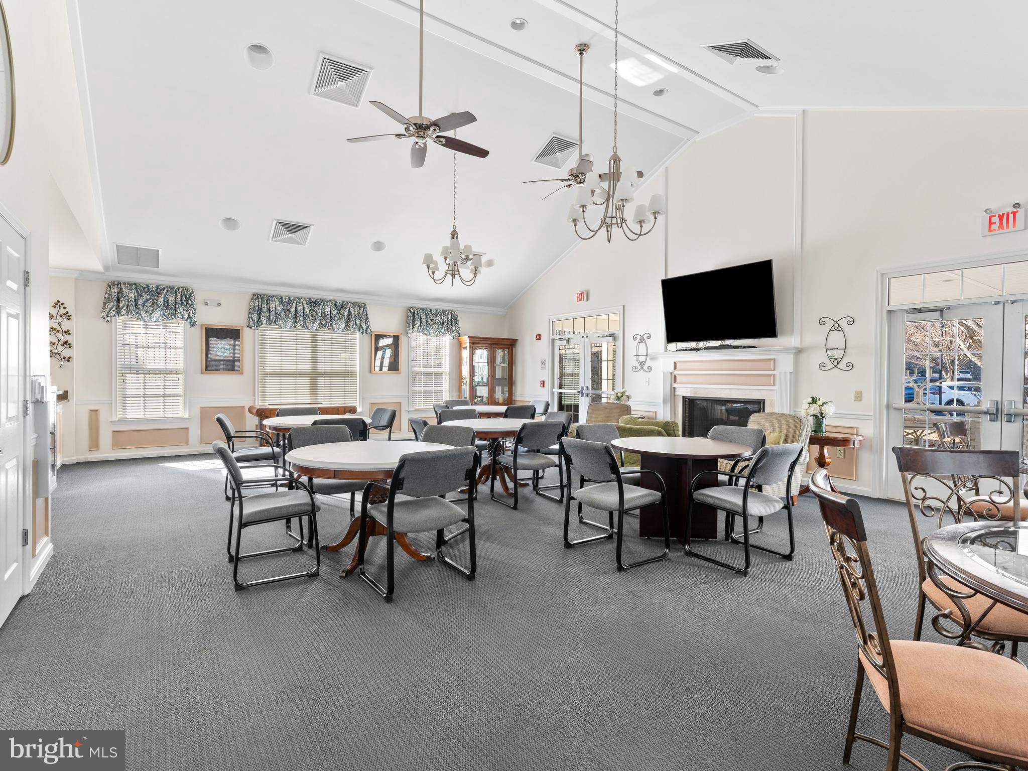 522 Creekside Drive Brookhaven, PA 19015 - Photo 26 of 28 a view of a livingroom and a dining room