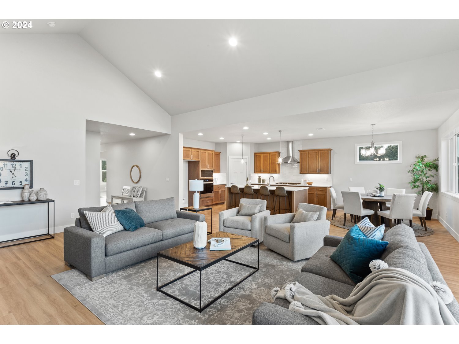 27232 Southwest Vista Ridge Lane Wilsonville, OR 97070 - Photo 15 of 36 Gallery Image 15