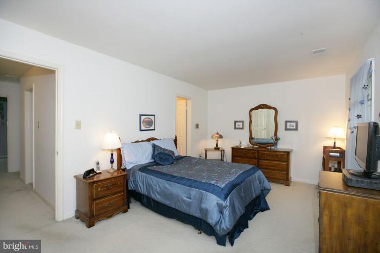 2407 McCormick Road Rockville, MD 20850 - Photo 15 of 18 Bedroom (Master)