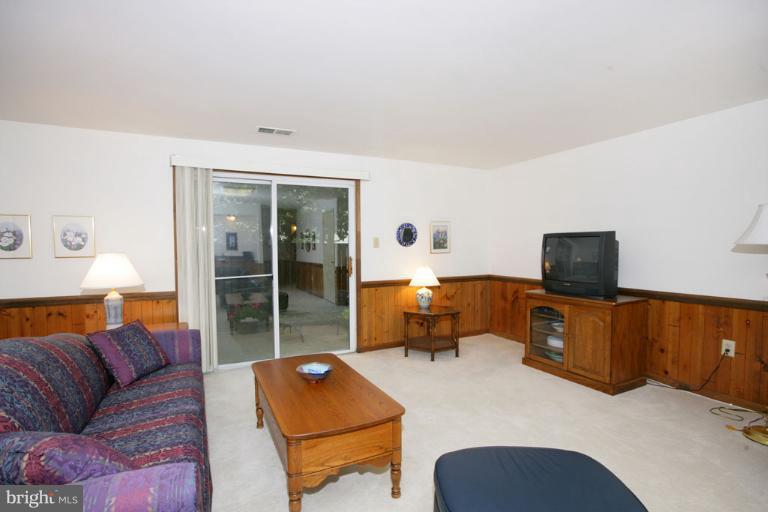 2407 McCormick Road Rockville, MD 20850 - Photo 17 of 18 Family Room
