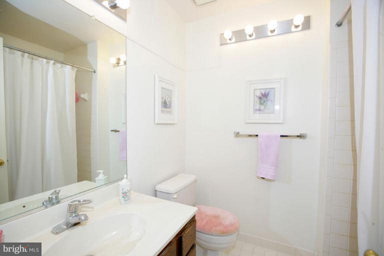 2407 McCormick Road Rockville, MD 20850 - Photo 7 of 18 Bath (Master)