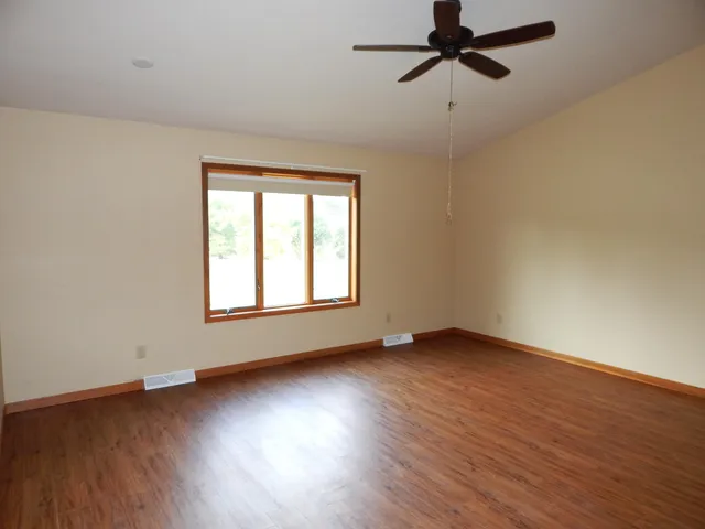 $419,900 | 916 Hawthorne Court, Manitowoc, WI 54220