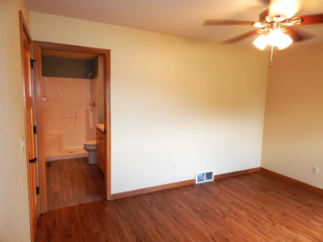 $419,900 | 916 Hawthorne Court, Manitowoc, WI 54220