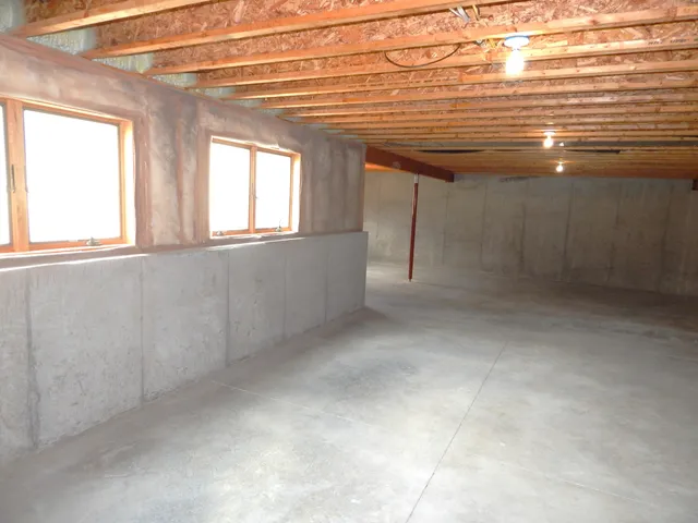 $419,900 | 916 Hawthorne Court, Manitowoc, WI 54220