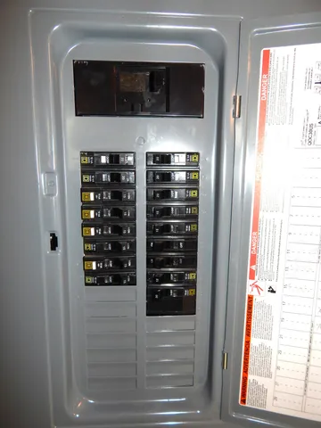 $419,900 | 916 Hawthorne Court, Manitowoc, WI 54220