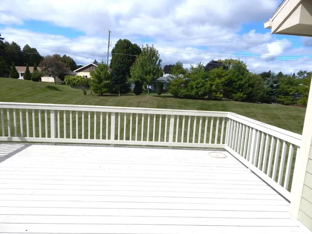 $419,900 | 916 Hawthorne Court, Manitowoc, WI 54220