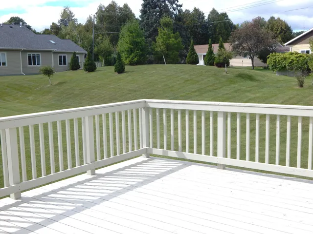 $419,900 | 916 Hawthorne Court, Manitowoc, WI 54220