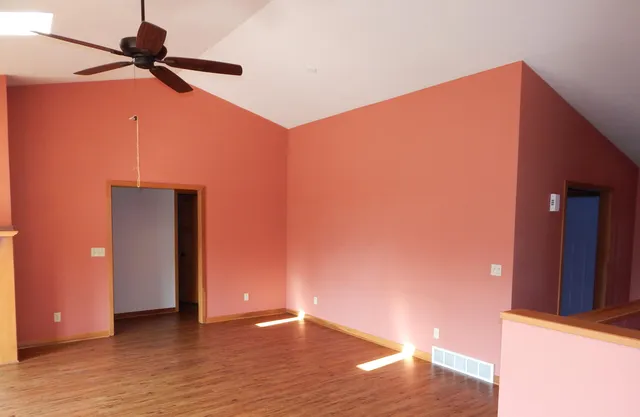 $419,900 | 916 Hawthorne Court, Manitowoc, WI 54220