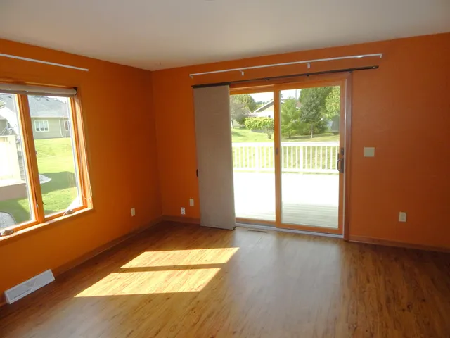 $419,900 | 916 Hawthorne Court, Manitowoc, WI 54220