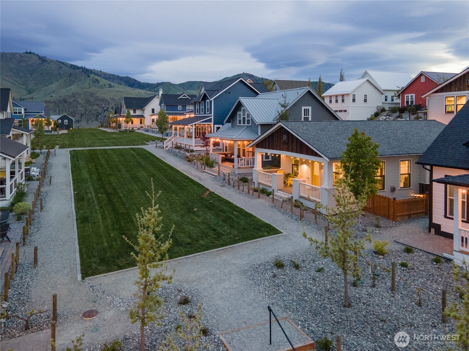 481 Mackinaw Lane Chelan, WA 98816 - Photo 4 of 40