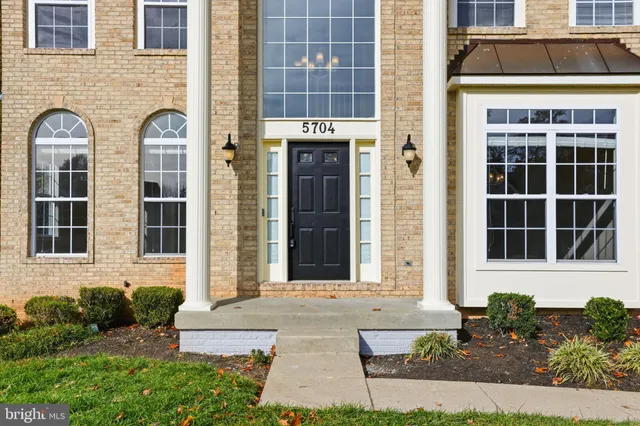 $769,900 | 5704 Lyngate Court, Lanham, MD 20706