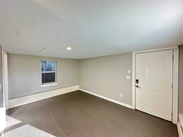 $1,500 | 1304 Ave N Ursuline Street, Galveston, TX 77550