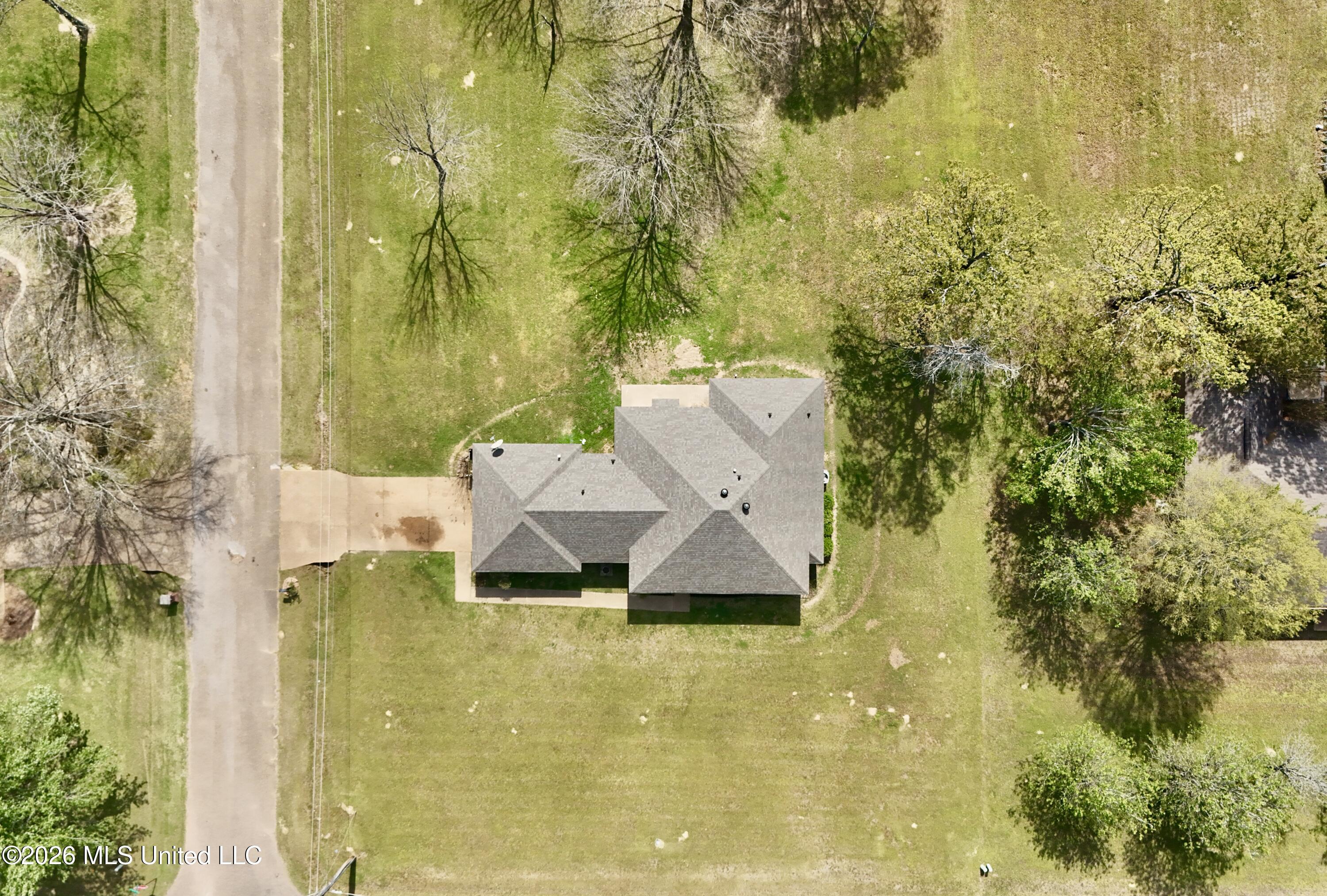 316 Ridge Park Drive Raymond, MS 39154 - Photo 3 of 26 dji_fly_20260323_145944_0794_17742988540