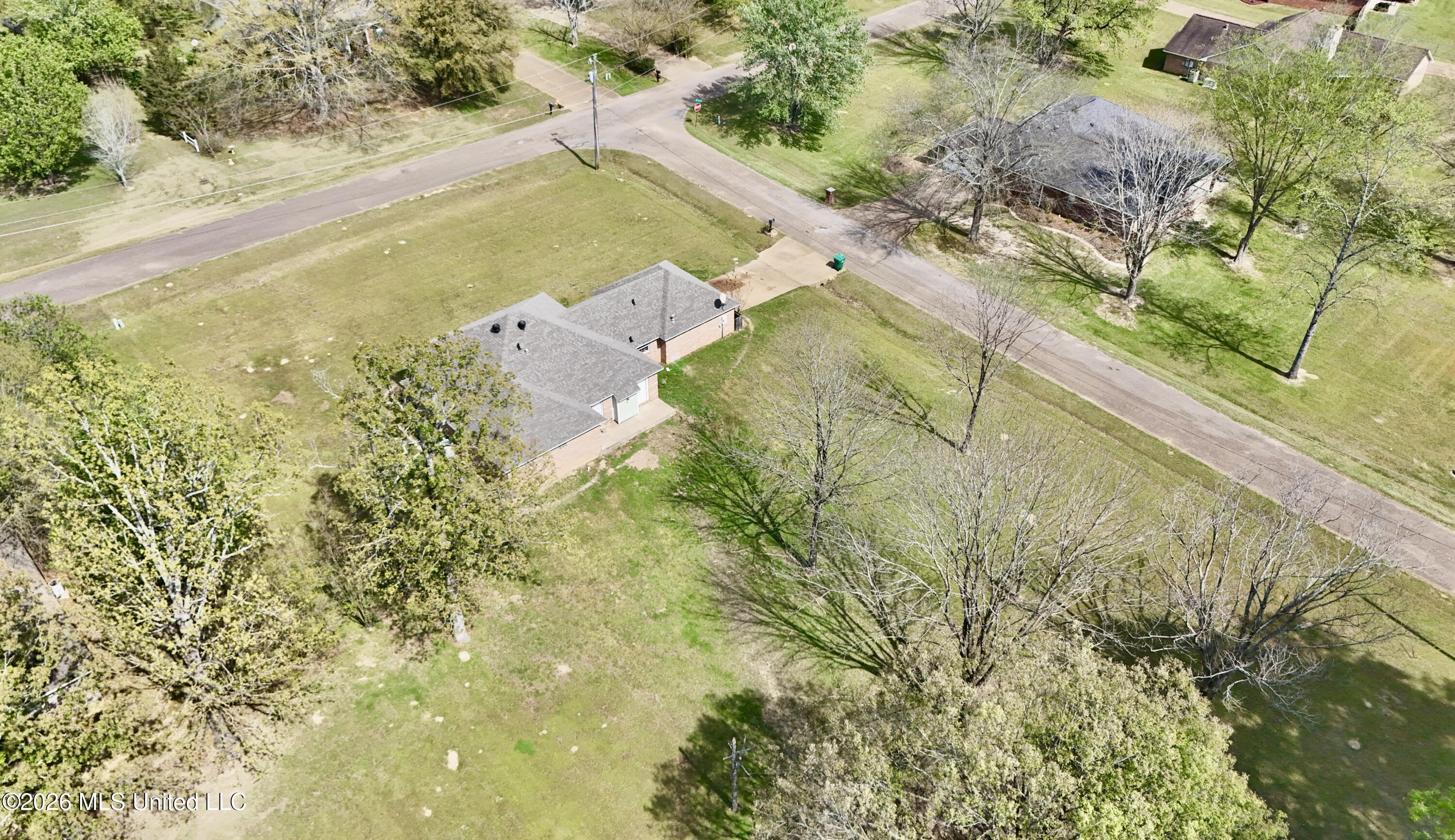 316 Ridge Park Drive Raymond, MS 39154 - Photo 5 of 26 dji_fly_20260323_145906_0792_17742988605