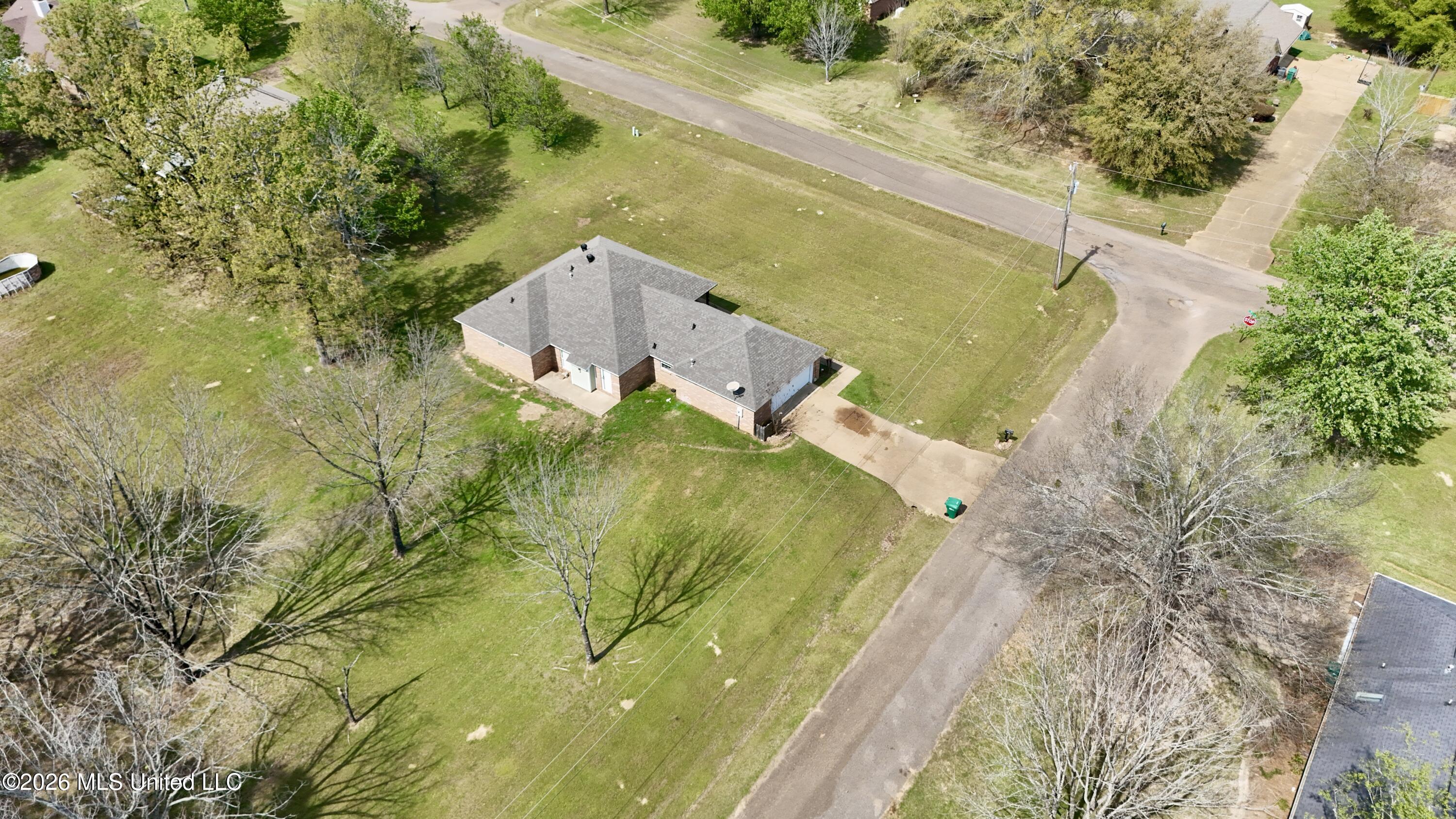 316 Ridge Park Drive Raymond, MS 39154 - Photo 6 of 26 dji_fly_20260323_145854_0791_17742988639