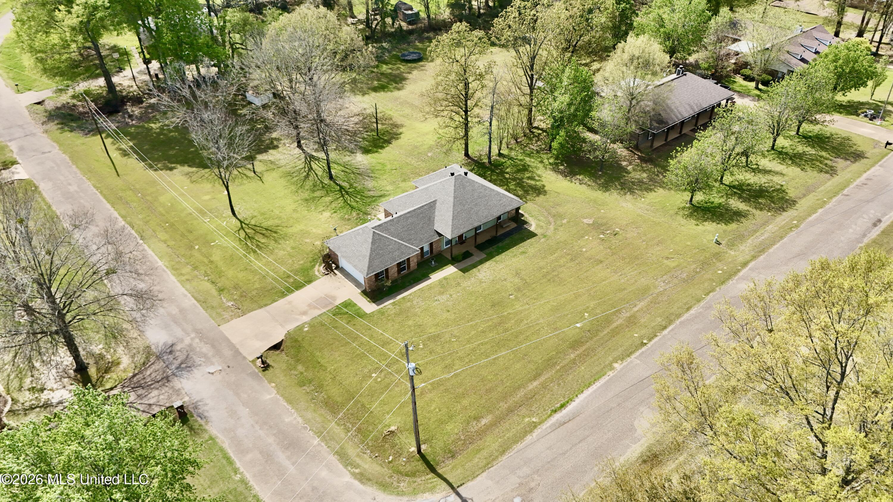 316 Ridge Park Drive Raymond, MS 39154 - Photo 7 of 26 dji_fly_20260323_145836_0790_17742988675