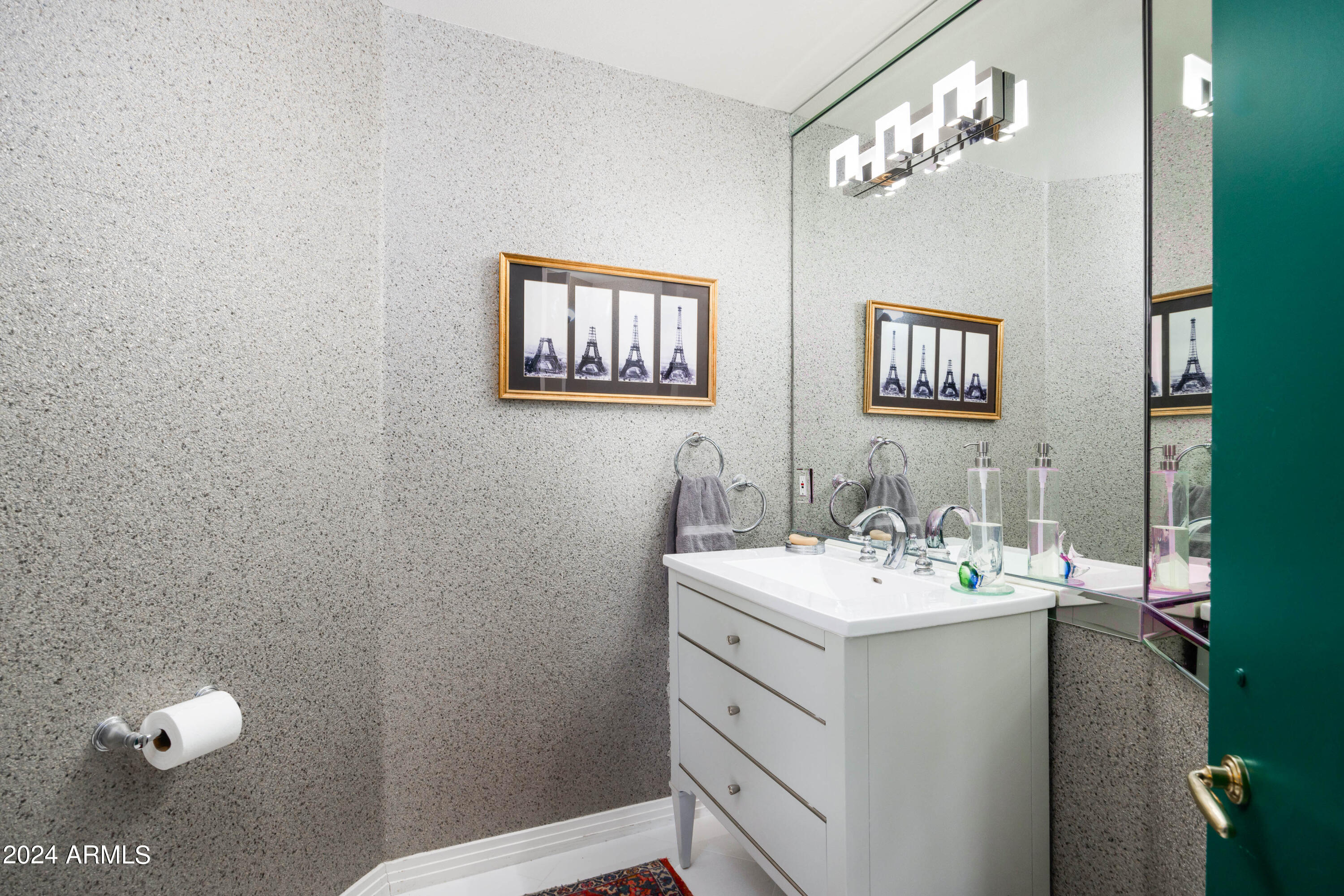 1040 East Osborn Road, Unit 302 Phoenix, AZ 85014 - Photo 14 of 37 Crystal Point #302-22