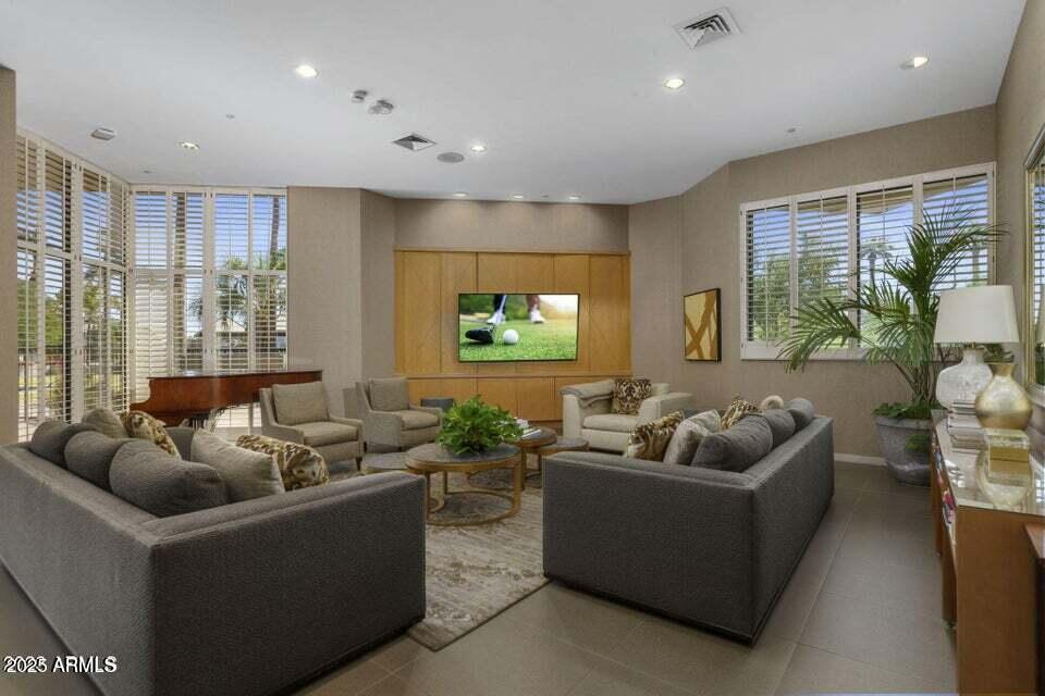 1040 East Osborn Road, Unit 302 Phoenix, AZ 85014 - Photo 34 of 37 20231021030905910417000000-o