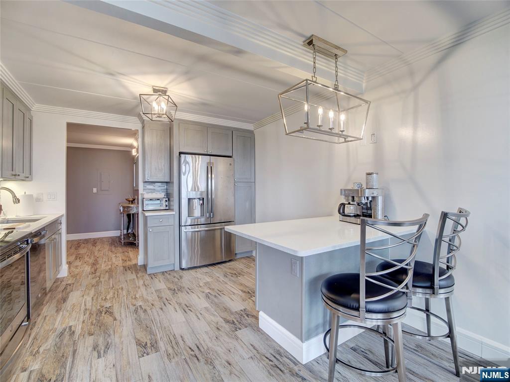 250 Gorge Road, Unit 8J Cliffside Park, NJ 07010 - Photo 9 of 36