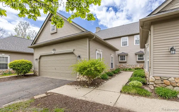 $305,000 | 4509 Alexander Pines Drive, Clarkston, MI 48346