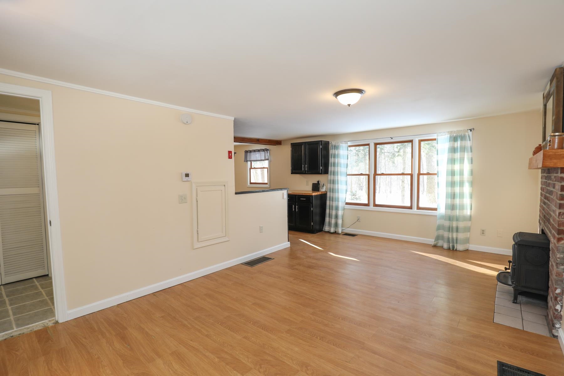 2 Karen Road Dunbarton, NH 03046 - Photo 12 of 25