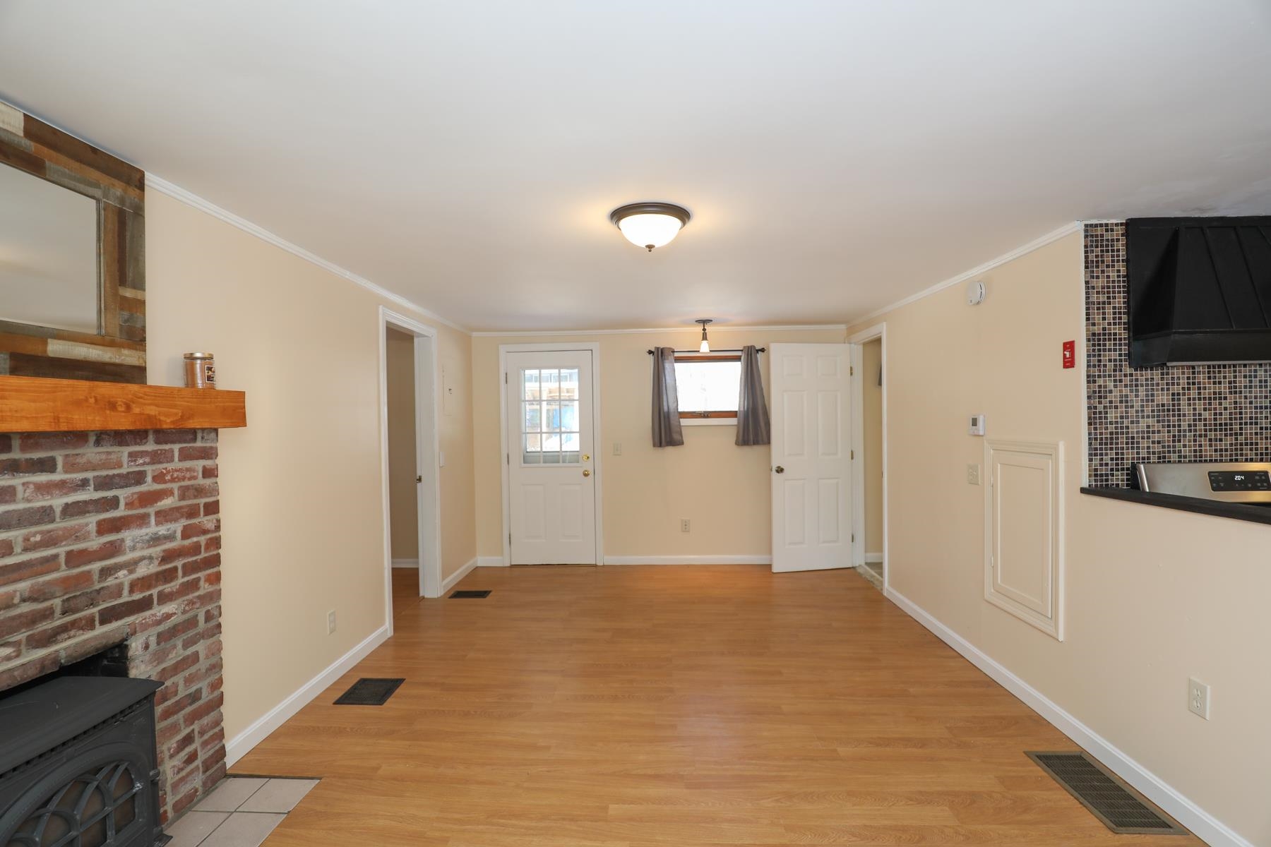 2 Karen Road Dunbarton, NH 03046 - Photo 13 of 25
