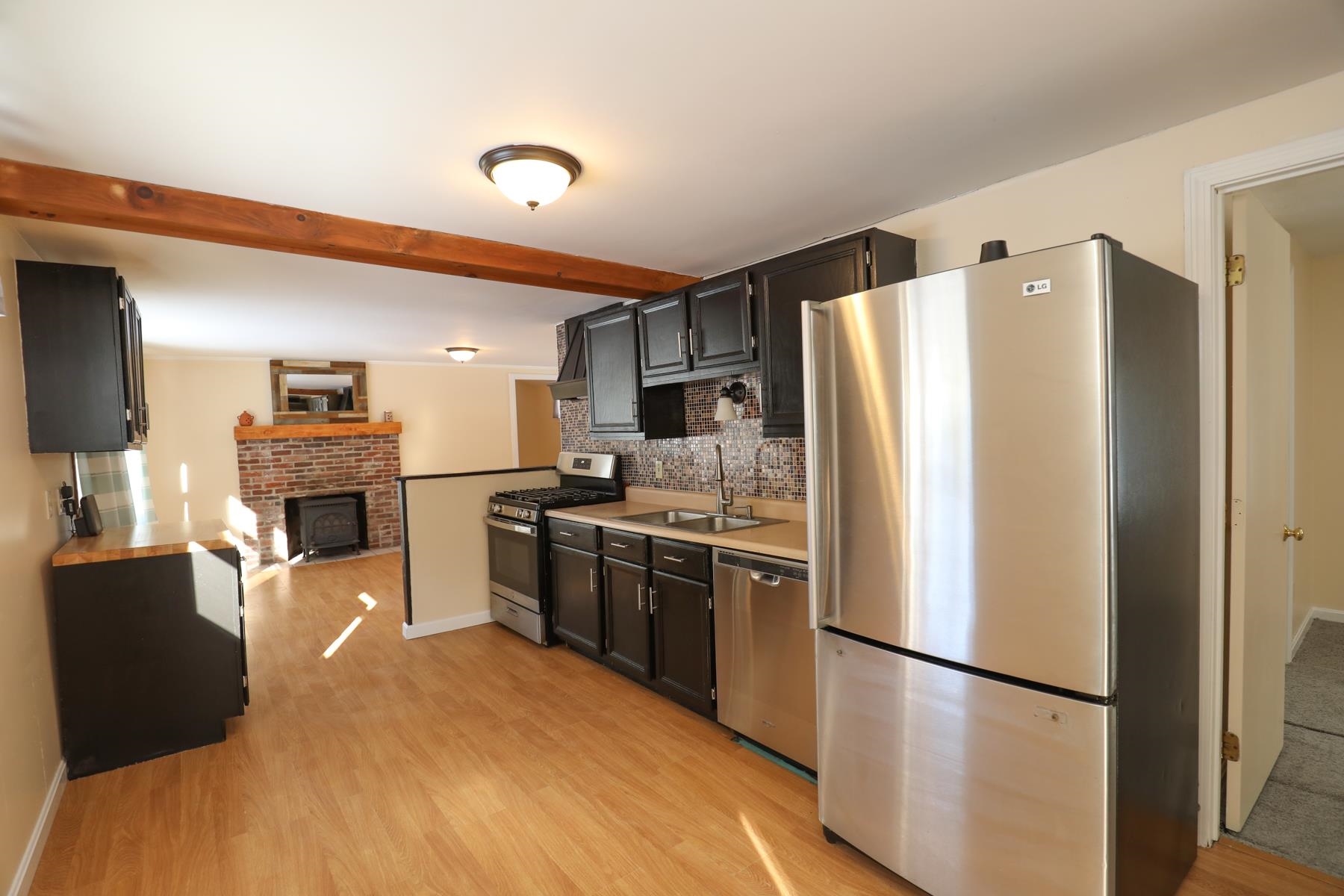 2 Karen Road Dunbarton, NH 03046 - Photo 8 of 25