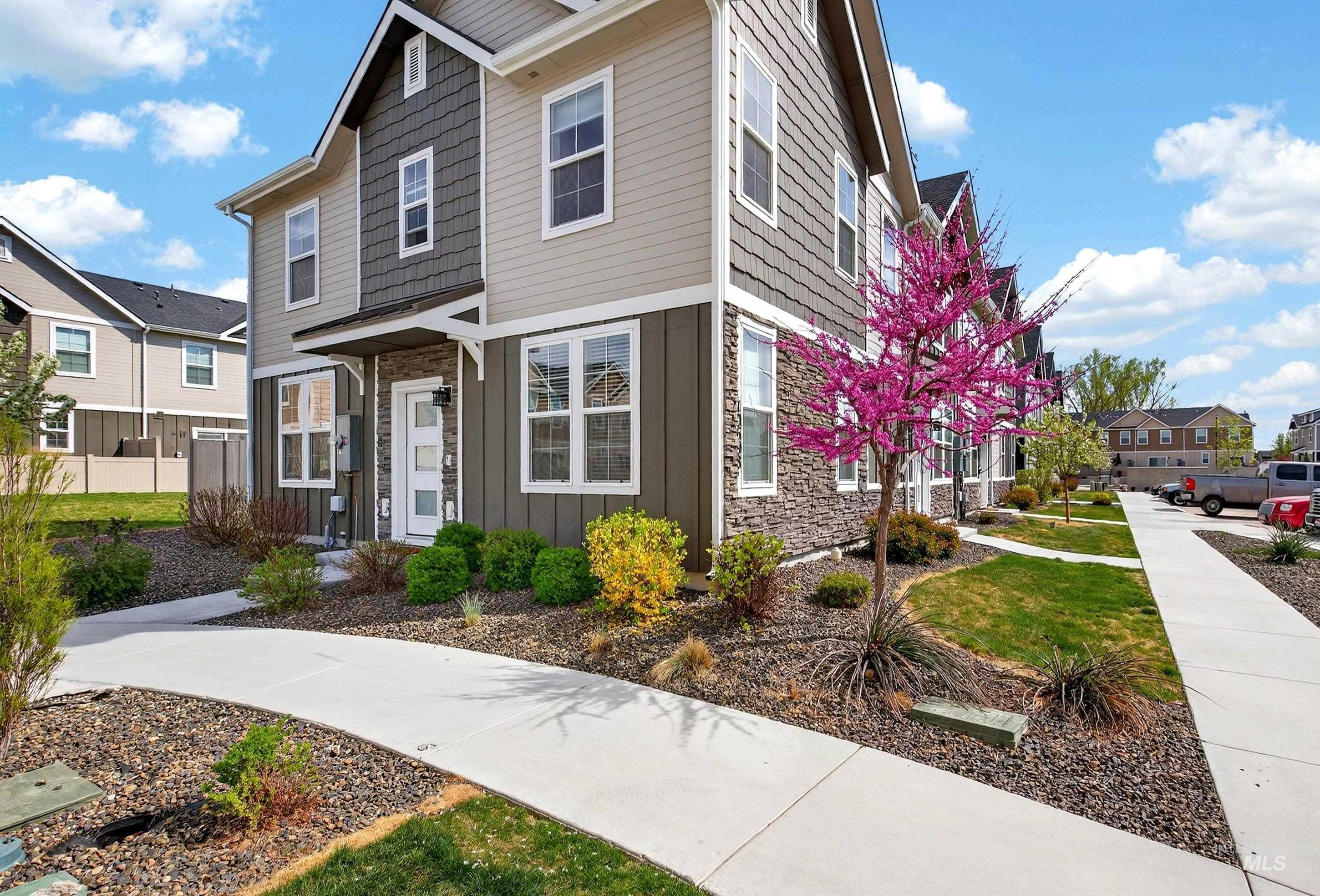 10698 West Springgold Drive Boise, ID 83709 - Photo 2 of 40