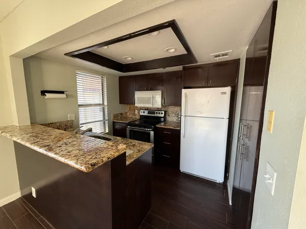 $2,100 | 43376 Cook Street, Unit 92, Palm Desert, CA 92211