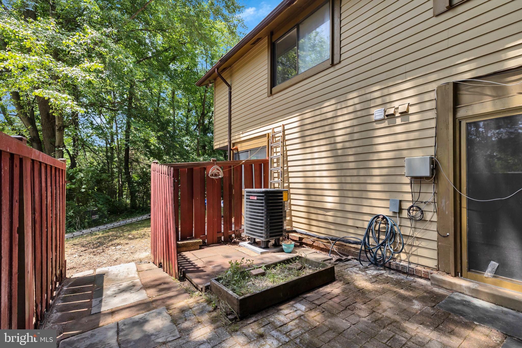 10669 Spring Oak Court Burke, VA 22015 - Photo 31 of 32