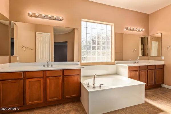 $4,200 | 3144 East Lynx Way, Gilbert, AZ 85298