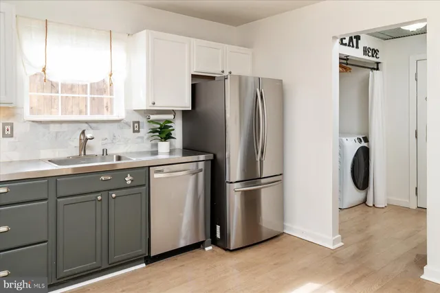 $479,999 | 1037 Biltmore Avenue, West River, MD 20778