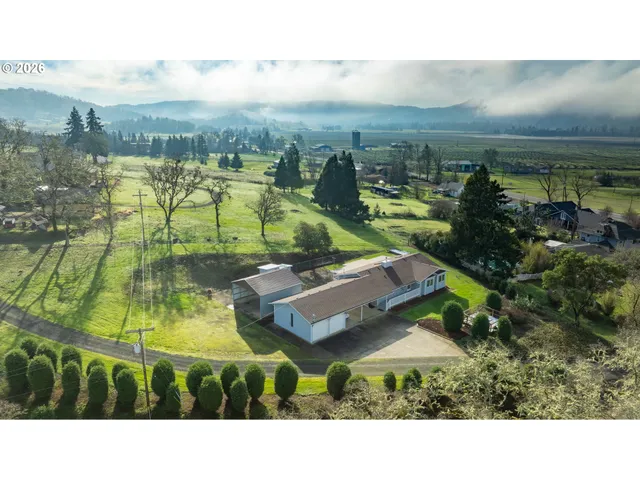 $589,000 | 199 Blands Lane, Roseburg, OR 97471