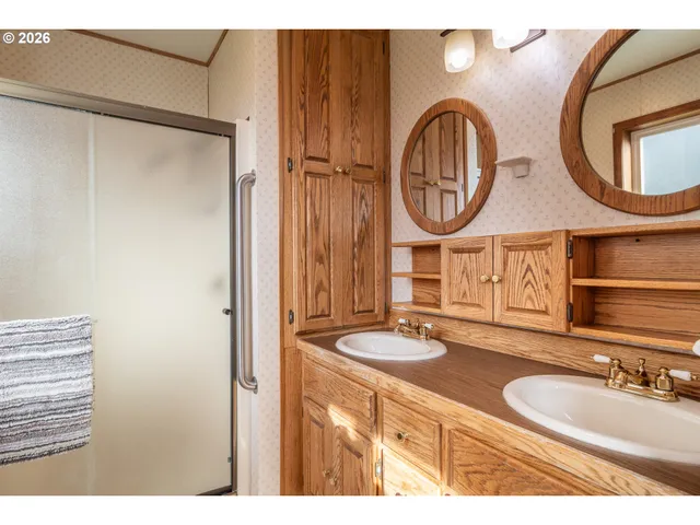 $589,000 | 199 Blands Lane, Roseburg, OR 97471