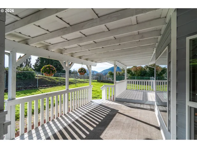 $589,000 | 199 Blands Lane, Roseburg, OR 97471