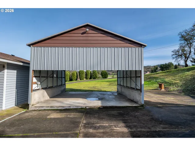 $589,000 | 199 Blands Lane, Roseburg, OR 97471